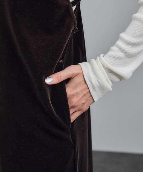 SALON adam et rope'（サロン アダム エ ロペ）の「【WEB限定】コンフィリュクスベロアオールインワン（サロペット/オーバーオール・レディース・ブラック/ブラウン・FREE）」の18枚目の写真