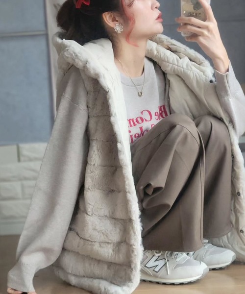 libelle more（リベル モア）の「フェイクファー＆キルト リバーシブルフードベスト（ベスト・レディース・モカ/ブラック/グレー/ベージュ・M/L）」の4枚目の写真