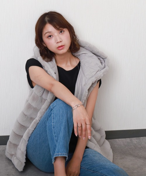 libelle more（リベル モア）の「フェイクファー＆キルト リバーシブルフードベスト（ベスト・レディース・モカ/ブラック/グレー/ベージュ・M/L）」の22枚目の写真