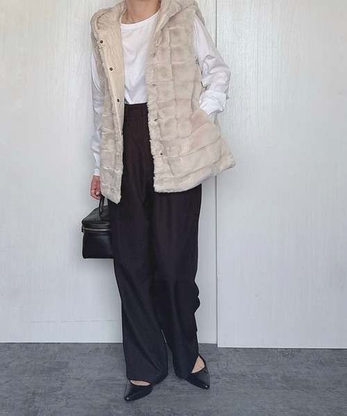 libelle more（リベル モア）の「フェイクファー＆キルト リバーシブルフードベスト（ベスト・レディース・モカ/ブラック/グレー/ベージュ・M/L）」の10枚目の写真