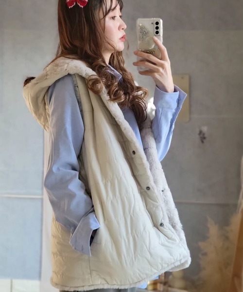 libelle more（リベル モア）の「フェイクファー＆キルト リバーシブルフードベスト（ベスト・レディース・モカ/ブラック/グレー/ベージュ・M/L）」の16枚目の写真