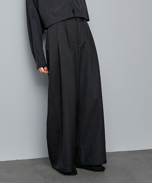 NOMINE(ノミネ)の「【セットアップ】タックワイドパンツ(その他パンツ・レディース・ブラック/モカ/ブラック系その他・S/M)」の2枚目の写真