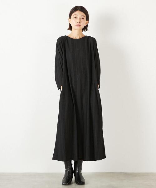 MELROSE claire(メルローズ クレール)の「【カットジャガードロングワンピース】(ワンピース・レディース・ブラック/ブルー/ベージュ・FREE)」の2枚目の写真