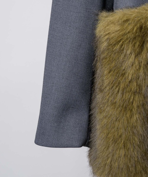 yae（ヤエ）の「Fur blocking coat / ファーブロッキングジャケット（テーラードジャケット・レディース・ブラック/グレー・FREE）」の4枚目の写真