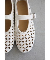 cawaii | 歩きやすい柔らかソールのパンチングフラワーパンプス(パンプス)