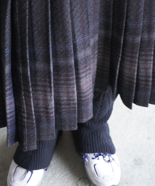 LOW CLASSIC（ロウ　クラシック）の「REVERSIBLE WOOL PLEATS SKIRTS（スカート・レディース・マルチ・S）」の7枚目の写真