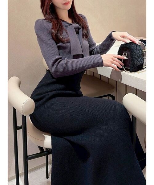 RESEXXY(リゼクシー)の「ボウタイマーメイドニットワンピース(ワンピース・レディース・チャコールグレー/アイボリー/レッド・FREE)」の1枚目の写真