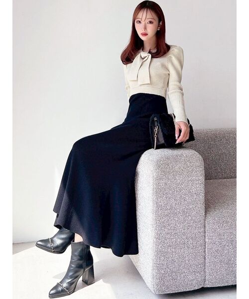 RESEXXY(リゼクシー)の「ボウタイマーメイドニットワンピース(ワンピース・レディース・チャコールグレー/アイボリー/レッド・FREE)」の13枚目の写真