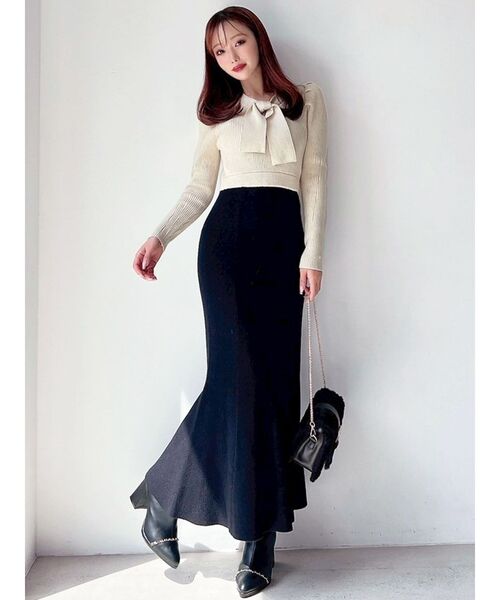 RESEXXY(リゼクシー)の「ボウタイマーメイドニットワンピース(ワンピース・レディース・チャコールグレー/アイボリー/レッド・FREE)」の12枚目の写真