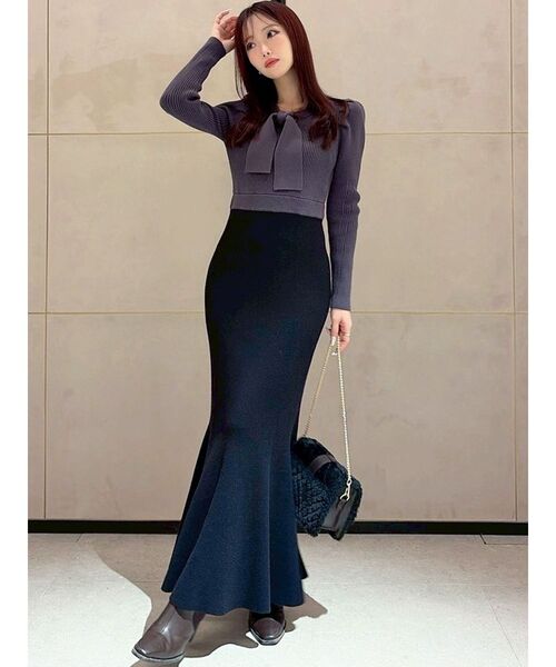 RESEXXY(リゼクシー)の「ボウタイマーメイドニットワンピース(ワンピース・レディース・チャコールグレー/アイボリー/レッド・FREE)」の5枚目の写真