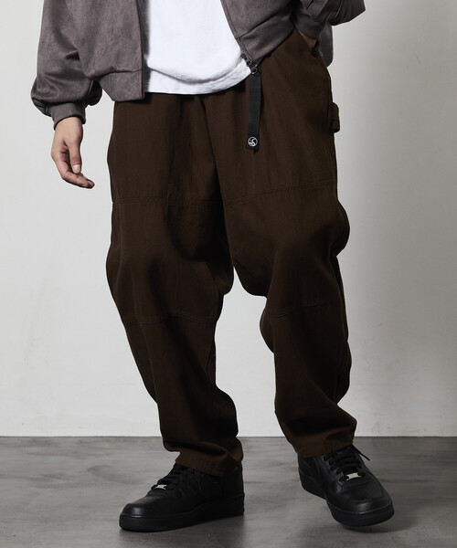 FREAK'S STORE（フリークスストア）の「限定展開 ワイドシルエット ダック ダブルニー クライミングパンツ（その他パンツ・メンズ・チャコールグレー/ベージュ/ブラウン/ブラック・MEDIUM/LARGE/SMALL）」の5枚目の写真