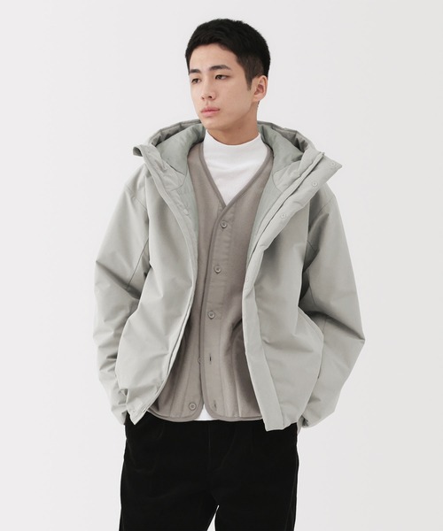 無印良品（ムジルシリョウヒン）の「紳士　防風撥水中わたフードジャケット（その他アウター・メンズ・ブラック/ライトグレー系/ダークネイビー/ダークブラウン系・S/M/L/XL）」の2枚目の写真