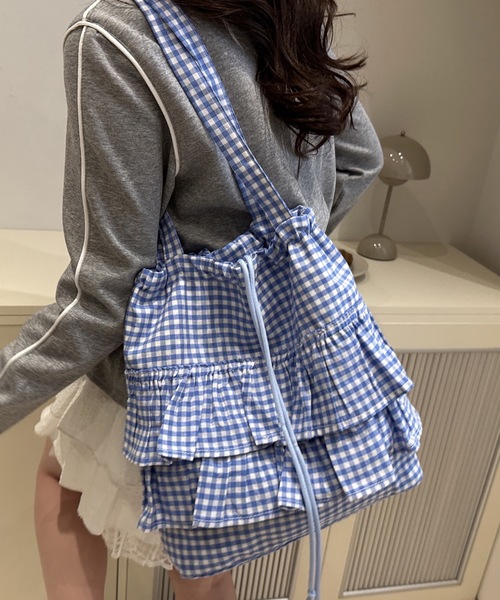 Mejoul(メジュール)の「【2way】推し活 ギンガムチェックティアードフリル巾着トートバッグ/A4サイズ対応(トートバッグ・レディース・ブルー/ブラック/ピンク/レッド・F)」の7枚目の写真