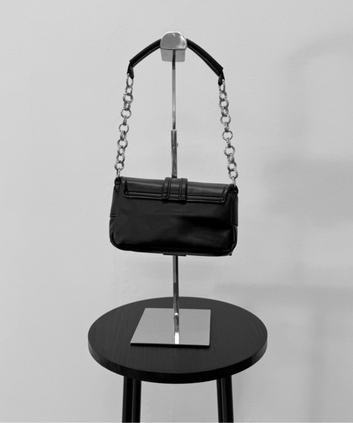 LVEU.（ラブユ.）の「【LVEU.】バックルデザインハンドバッグ / 鞄 バッグ BAG ハンドバッグ ミニ バックル チェーン スクエア 合成皮革 合皮 ブラック（ハンドバッグ・レディース・ブラック・FREE）」の19枚目の写真