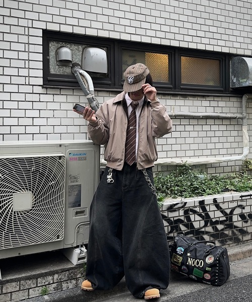 MandO（Auntie Rosa）（エムオー）の「2WAYリバーシブルナイロンボアブルゾン（ブルゾン・メンズ・グレイッシュベージュ/ブラック・LARGE/MEDIUM）」の6枚目の写真