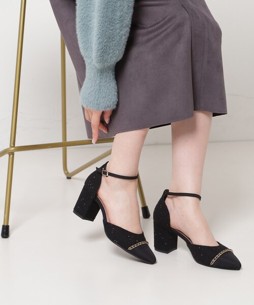 ESPERANZA(エスペランサ)の「チェーンベルトセパレートパンプス(パンプス・レディース・アイボリー系2/ブラック系8/ブラック系2・22.5cm/23.0cm/23.5cm/24.0cm/24.5cm)」の2枚目の写真