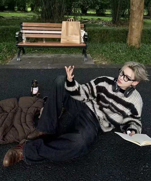 NOWLE（ノウル）の「【NOWLE】グランジ シャギー ブラシストロークボーダー プルオーバー ニット（ニット/セーター・メンズ・ブラック・MEDIUM/LARGE/X-LARGE）」の14枚目の写真