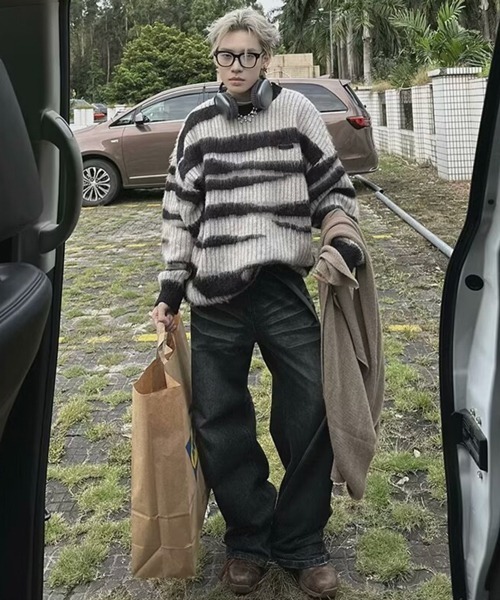 NOWLE（ノウル）の「【NOWLE】グランジ シャギー ブラシストロークボーダー プルオーバー ニット（ニット/セーター・メンズ・ブラック・MEDIUM/LARGE/X-LARGE）」の16枚目の写真