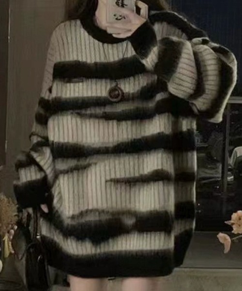 NOWLE（ノウル）の「【NOWLE】グランジ シャギー ブラシストロークボーダー プルオーバー ニット（ニット/セーター・メンズ・ブラック・MEDIUM/LARGE/X-LARGE）」の18枚目の写真