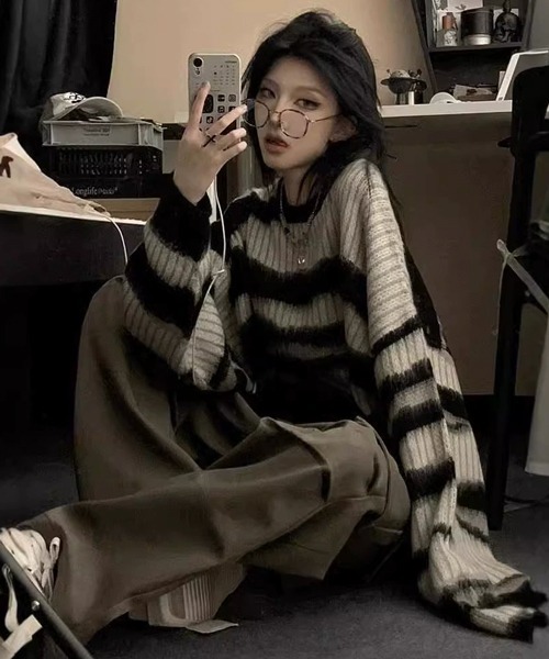 NOWLE（ノウル）の「【NOWLE】グランジ シャギー ブラシストロークボーダー プルオーバー ニット（ニット/セーター・メンズ・ブラック・MEDIUM/LARGE/X-LARGE）」の13枚目の写真