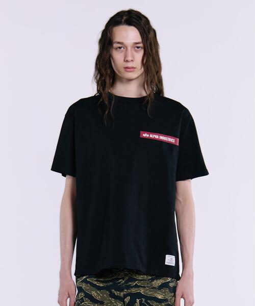 Alpha Industries(アルファインダストリーズ)の「Alpha Industries/アルファインダストリーズ/ALPHA RED RIBBON T-SHIRT/アルファ レッド リボン Tシャツ(Tシャツ/カットソー・メンズ・ネイビー/チャコール/ブラック/ホワイト系2/オリーブ系・2XL/L/M/S/XL)」の12枚目の写真
