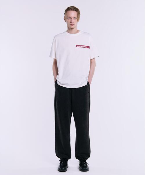 Alpha Industries(アルファインダストリーズ)の「Alpha Industries/アルファインダストリーズ/ALPHA RED RIBBON T-SHIRT/アルファ レッド リボン Tシャツ(Tシャツ/カットソー・メンズ・ネイビー/チャコール/ブラック/ホワイト系2/オリーブ系・2XL/L/M/S/XL)」の13枚目の写真
