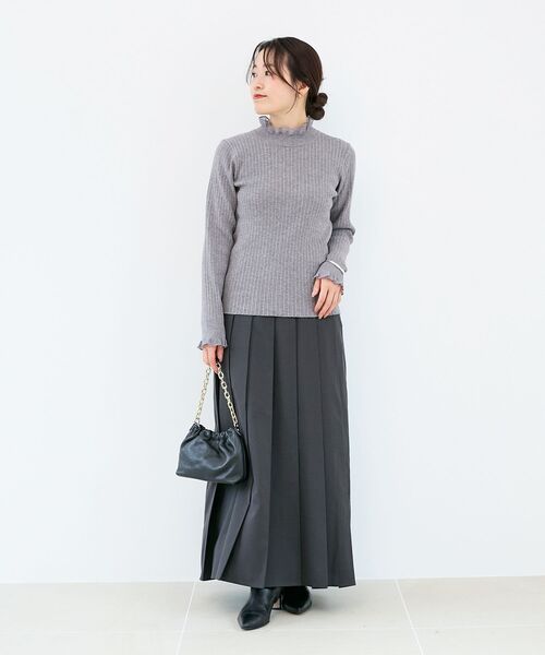 le.coeur blanc（ルクールブラン）の「シアーフリルリブニット（ニット/セーター・レディース・ブラウン/グレー/ブラック/アイボリー・38）」の8枚目の写真