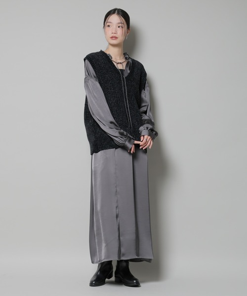 NANO universe（ナノユニバース）の「ベロアモールVネックニットベスト（ベスト・レディース・ライトベージュ/ブラック/グレー・FREE）」の11枚目の写真