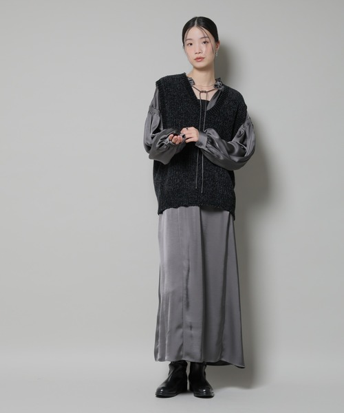 NANO universe（ナノユニバース）の「ベロアモールVネックニットベスト（ベスト・レディース・ライトベージュ/ブラック/グレー・FREE）」の12枚目の写真