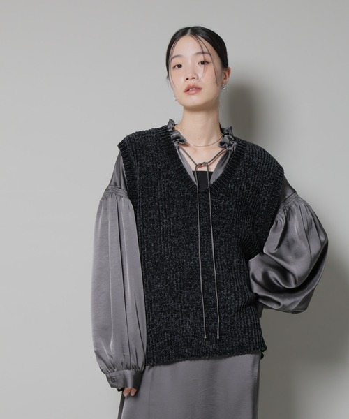 NANO universe（ナノユニバース）の「ベロアモールVネックニットベスト（ベスト・レディース・ライトベージュ/ブラック/グレー・FREE）」の8枚目の写真