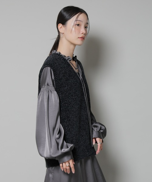NANO universe（ナノユニバース）の「ベロアモールVネックニットベスト（ベスト・レディース・ライトベージュ/ブラック/グレー・FREE）」の10枚目の写真