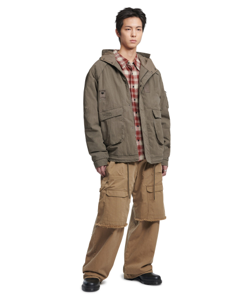 NOMANUAL(NOMANUAL)の「DOUBLE LAYERED CARGO PANTS - WASHED BEIGE(その他パンツ・レディース・その他・MEDIUM/LARGE/X-LARGE/SMALL)」の3枚目の写真