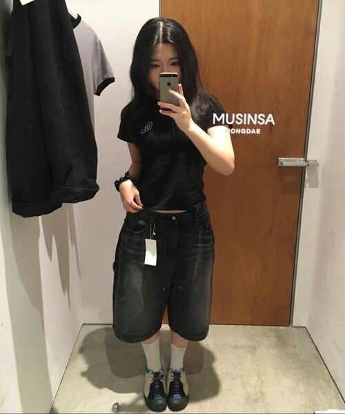 AAKAM(アーカム)の「Washed Double Knee Bermuda Denim Pants (Black)(その他パンツ・レディース・その他・2/1)」の12枚目の写真