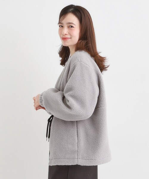 SHOO・LA・RUE（シューラルー）の「【洗濯機可】即サマになる ノーカラー ボアブルゾン（ブルゾン・レディース・ブラック/ホワイト/ライトグレー/ブラウン系・04/03/02/01）」の18枚目の写真