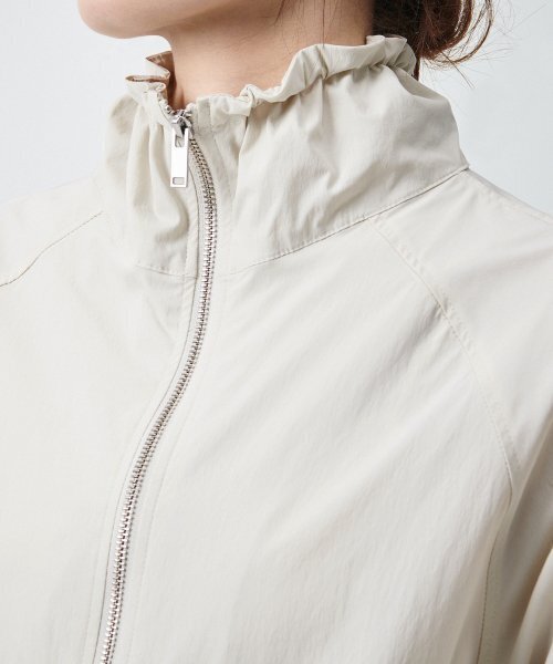 MUSINSA STANDARD WOMAN（ムシンサスタンダードウーマン）の「ウィメンズオーバーサイズトラックジャケット[クリーム]（ナイロンジャケット・レディース・その他・SMALL/MEDIUM/LARGE）」の18枚目の写真