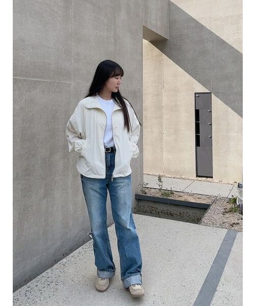 MUSINSA STANDARD WOMAN（ムシンサスタンダードウーマン）の「ウィメンズオーバーサイズトラックジャケット[クリーム]（ナイロンジャケット・レディース・その他・SMALL/MEDIUM/LARGE）」の8枚目の写真