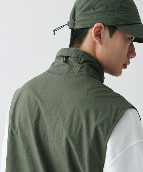MUSINSA STANDARD（ムシンサスタンダード）の「[シティレジャー] CNマルチポケットベスト [カーキ]（ベスト・メンズ・その他・XX-LARGE/MEDIUM/LARGE/X-LARGE）」の3枚目の写真