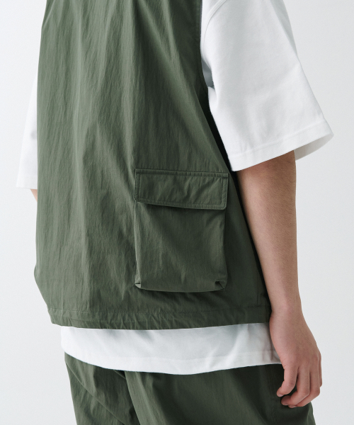MUSINSA STANDARD（ムシンサスタンダード）の「[シティレジャー] CNマルチポケットベスト [カーキ]（ベスト・メンズ・その他・XX-LARGE/MEDIUM/LARGE/X-LARGE）」の4枚目の写真