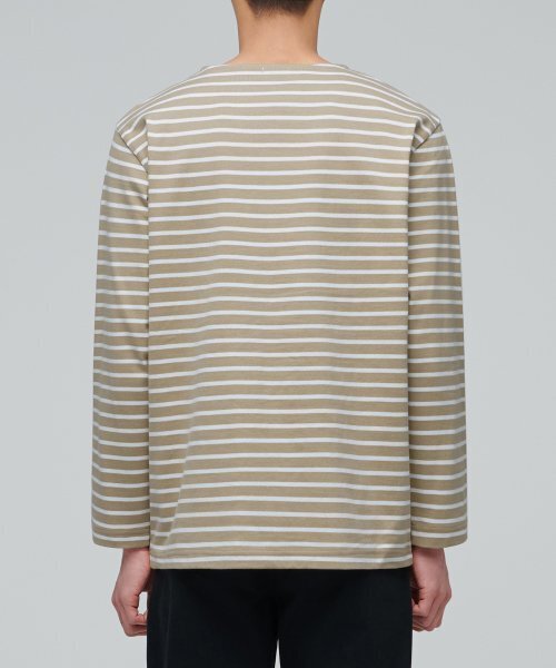 MUSINSA STANDARD（ムシンサスタンダード）の「ストライプボートネック長袖Tシャツ[ベージュ/アイボリー]（Tシャツ/カットソー・メンズ・その他・MEDIUM/LARGE/X-LARGE/XX-LARGE）」の2枚目の写真
