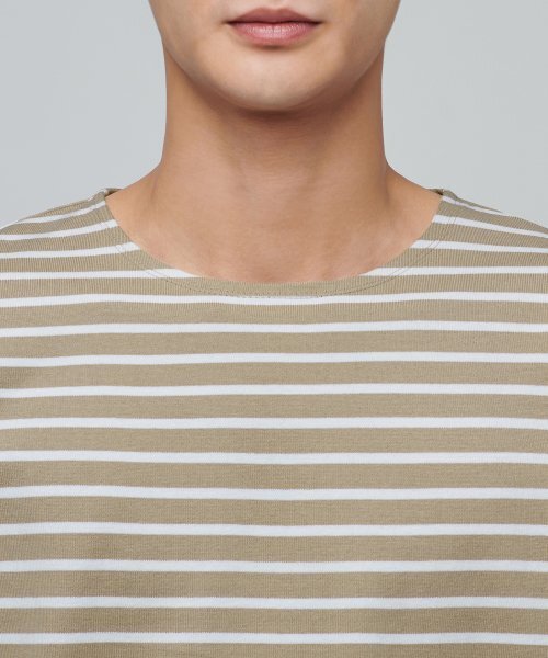 MUSINSA STANDARD（ムシンサスタンダード）の「ストライプボートネック長袖Tシャツ[ベージュ/アイボリー]（Tシャツ/カットソー・メンズ・その他・MEDIUM/LARGE/X-LARGE/XX-LARGE）」の3枚目の写真