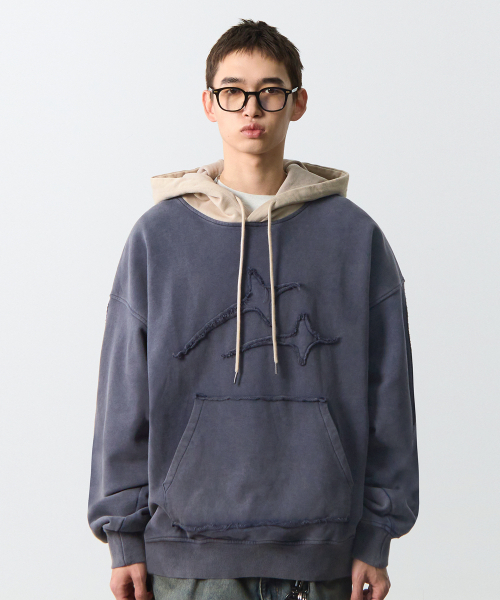 DIMITRI BLACK(ディミトリブラック)の「VLADカットオフアップリケシューティングスターフードTシャツ_ピグメントネイビー&クリーム(パーカー・レディース・その他・MEDIUM/LARGE/X-LARGE)」の4枚目の写真