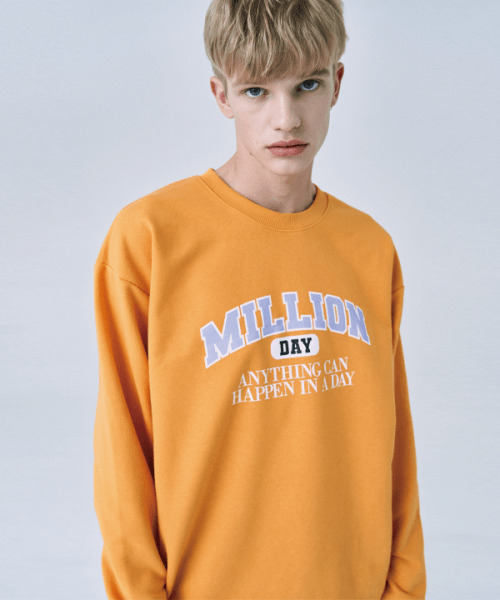 MILLION DAY(ミリオンデイ)の「MILLION CAMPUS SWEATSHIRT(スウェット・メンズ・イエロー/ダークグリーン/パープル/ホワイト・LARGE/X-LARGE/MEDIUM)」の3枚目の写真
