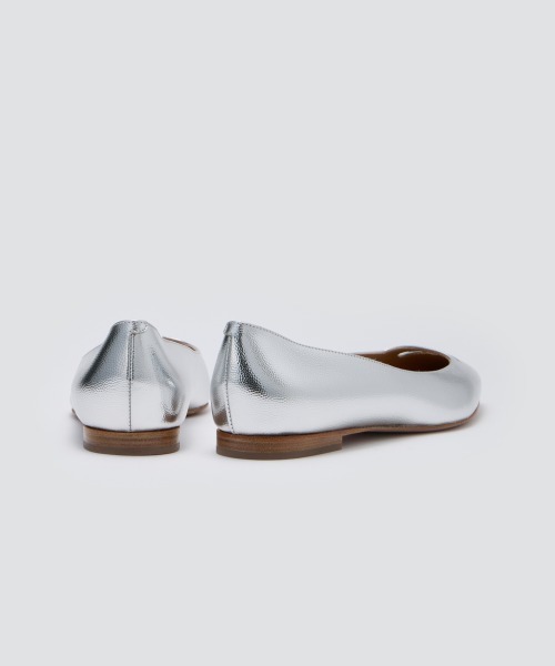 PELLICO(ペリーコ)の「ANDREA アネッリ キャビア パンプス 1.0cm SILVER(パンプス・レディース・シルバー・35/38/39.5/40/34)」の4枚目の写真