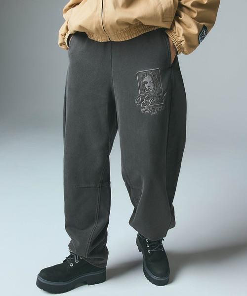 X-girl（エックスガール）の「PIGMENT DYED FACE AND LOGO SQUARE PATCH SWEATPANTS（スウェットパンツ・レディース・ブラック/オリーブ/ピンク・S/M）」の9枚目の写真