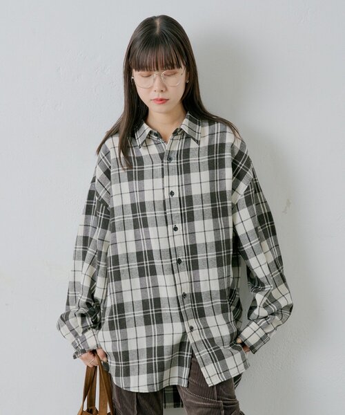 WHIMSIC（ウィムジック）の「【UNISEX】アシッドウォッシュフランネルチェックシャツ（シャツ/ブラウス・レディース・ブラック/グリーン/レッド/ブラウン・FREE）」の2枚目の写真
