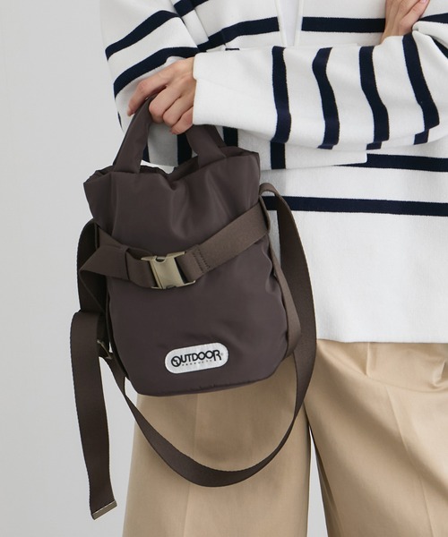 OUTDOOR PRODUCTS(アウトドアプロダクツ)の「【OUTDOOR PRODUCTS for SALON】2WAY ベルトトートバッグSS(トートバッグ・レディース・ダークブラウン/ブラック・FREE)」の4枚目の写真