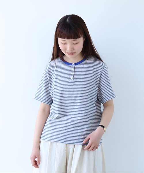 bulle de savon(ビュルデサボン)の「マルチボーダー ヘンリーネックTシャツ(Tシャツ/カットソー・レディース・ブルー/レッド・FREE)」の2枚目の写真