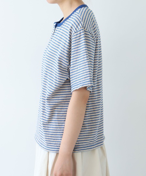 bulle de savon(ビュルデサボン)の「マルチボーダー ヘンリーネックTシャツ(Tシャツ/カットソー・レディース・ブルー/レッド・FREE)」の10枚目の写真