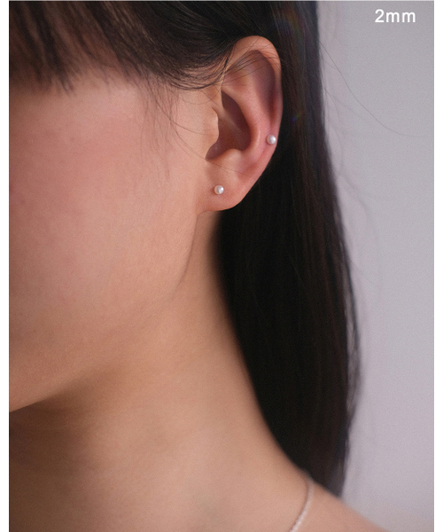 ANOTHERLAYER（アナザーレイヤー）の「Baby Pearl Earring - 2mm (silver925)（ピアス（両耳用）・レディース・その他・SMALL）」の2枚目の写真