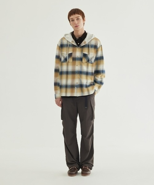 COVERNAT（カバーナット）の「HOODED CHECK SHIRT（シャツ/ブラウス・メンズ・マスタード/ダークネイビー・XX-LARGE/X-LARGE/LARGE/MEDIUM/SMALL/X-SMALL）」の3枚目の写真